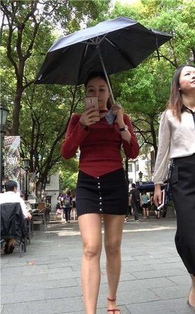 性感红高跟街拍丝袜包臀裙大美女 [1.56 GB]