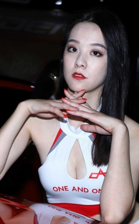 白红制服短裙4 [22P]
