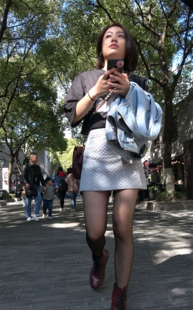 黑丝大头皮鞋黑衣服MM