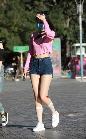漂亮的黄衣美女小姐姐【套图+视频】