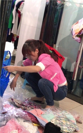 服装店的老板娘