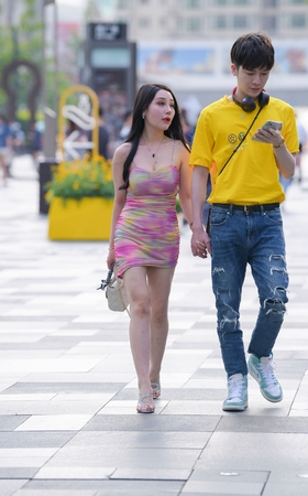 又见一个彩虹小姐姐