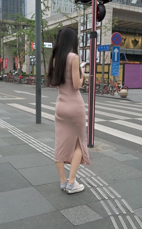连体包臀裙长裙美女