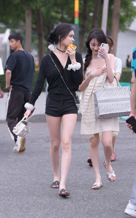 笔直长腿小鲜肉~ [18P]