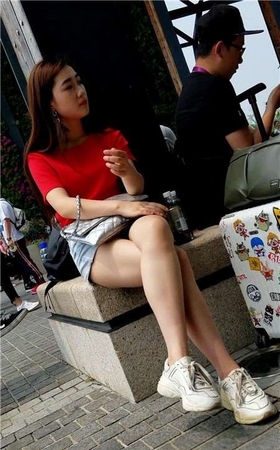 4K长相清纯甜美红T恤热裤初恋女神