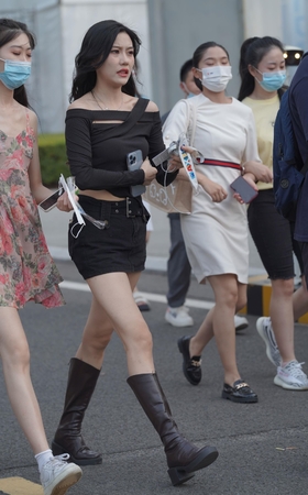 220827-73 高筒靴美腿