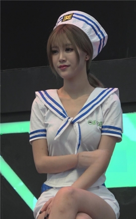 漂亮的美腿女孩