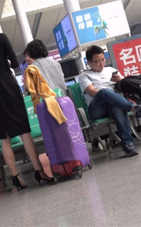 成熟，知性，黑色长裙