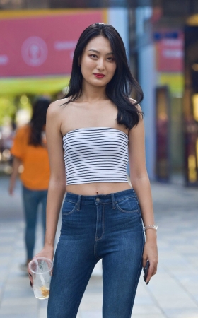 紧牛小姐姐 [22P]