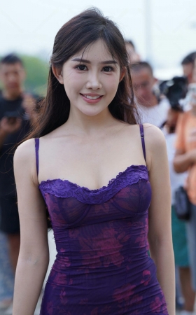 紫色吊带长裙网红 李青青 [21P]