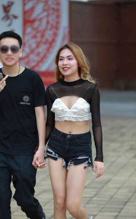 敢这样穿的妹子不多 [17P]