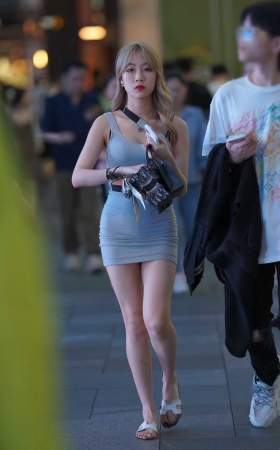 短裙小妹 [22P]