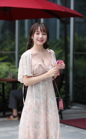 [辉辉赛贴]碎花长裙妹子笑的真可爱 [11P]