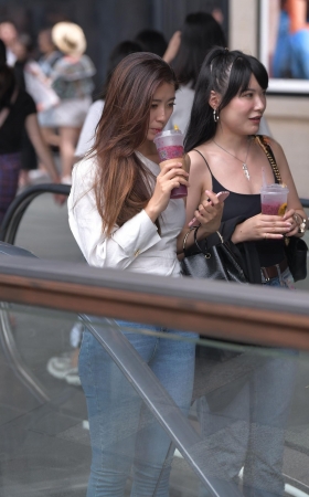 小姐姐，妳这紧牛也太圆润了吧 [14P]