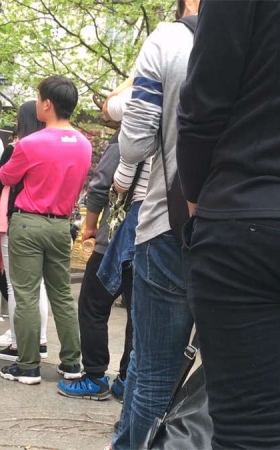 黑色牛仔美妞