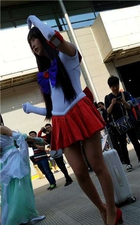 4k超清，大红色高跟鞋长腿短裙性感showgirl美女