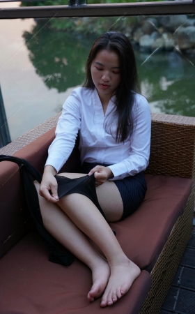 白衬衫包臀裙美眉 [18P]