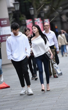 街拍高跟牛仔美女 [14P]