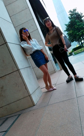 牛仔短裙丝袜高跟鞋性感美女