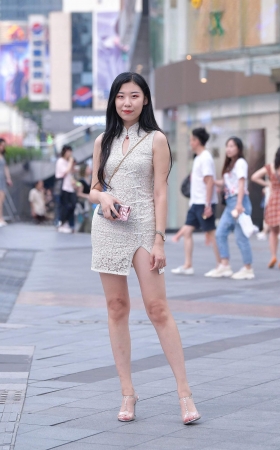 搭讪性感开叉裙女友~ [16P]