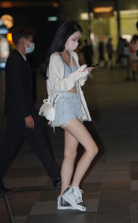 皮肤真白