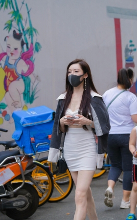 白短裙气质小姐姐 [18P]