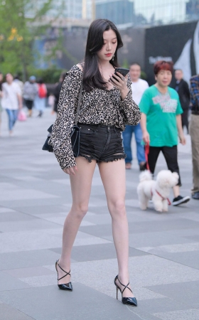 小姐姐妳这双腿，真的是长得过份啊~ [20P]