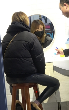 性感的皮裤美女