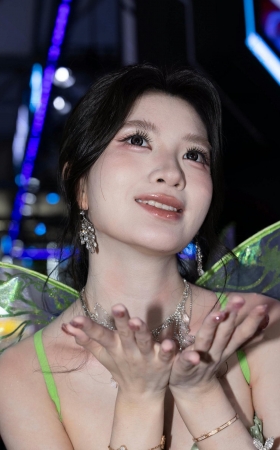 华星光电顶美女神BB酱美胸玉足(两天造型) [14P]