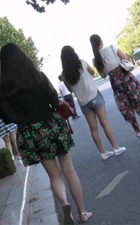 大爱清秀高挑美女的凉拖美足