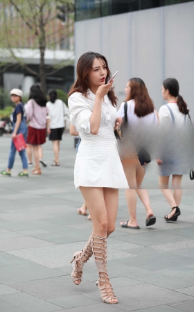 罗马鞋大长腿小姐姐有点像明星 [14P]