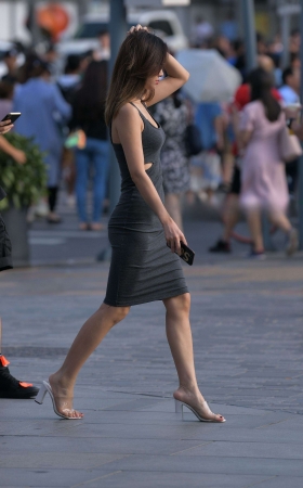 身材性感笑容很甜的美女 [22P]