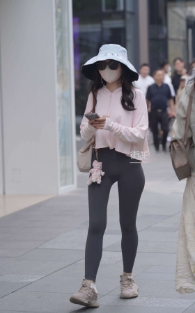 街拍紧身瑜伽裤美姐 [22P]