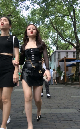 性感包臀皮短裙高跟性感美女