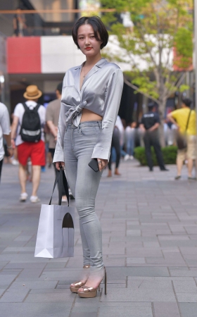 性感高跟牛仔少妇 [25P]