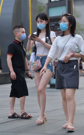 牛仔短裤显腿长