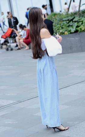 漂亮女孩 [17P]