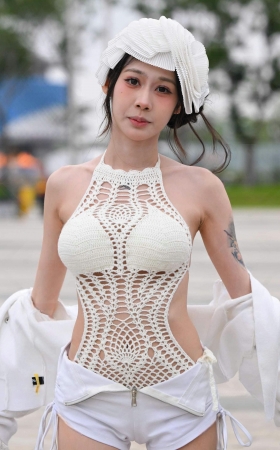 2564-21=88√穿衣自由，时尚大方的小姐姐 11P
