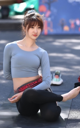 阳光下的快乐运动 [24P]
