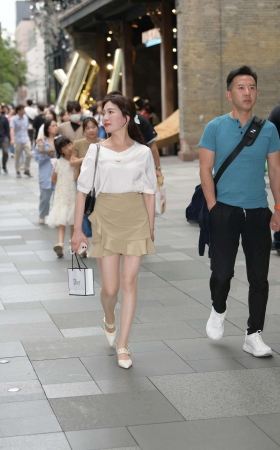 街拍爱穿R丝的朲槭 [21P]