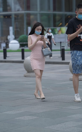 粉色小群姐姐
