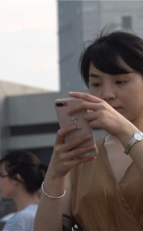 4K – 细腿高跟美足优雅街拍美女 [2.87 GB/avi]