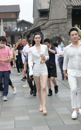 街拍大长腿靓丝美女 [23P]