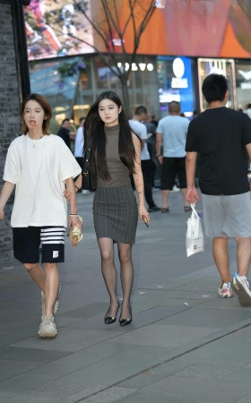 街拍好身材一步裙美女 [19P]