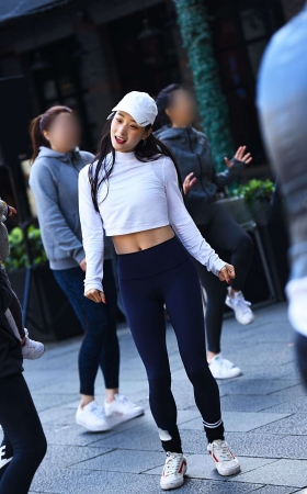街中舞动的旋律 [23P]