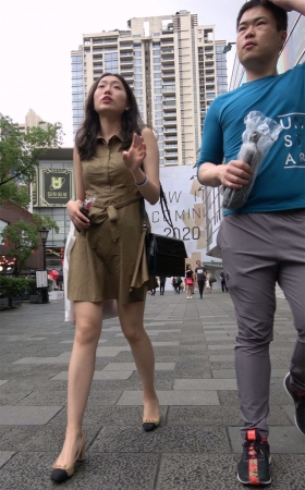 军绿色连衣裙高挑长腿美女