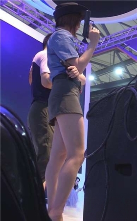 cosplay女警察的性感美女，这么漂亮的警察不是勾引人犯罪么。