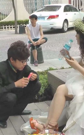 新娘的短肉丝 脚丫露出