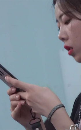 白嫩玉足凉高靓妹