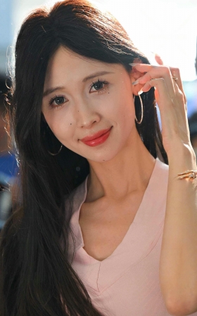 26530-4-153√热裤美腿美足-乐乐宝 11P